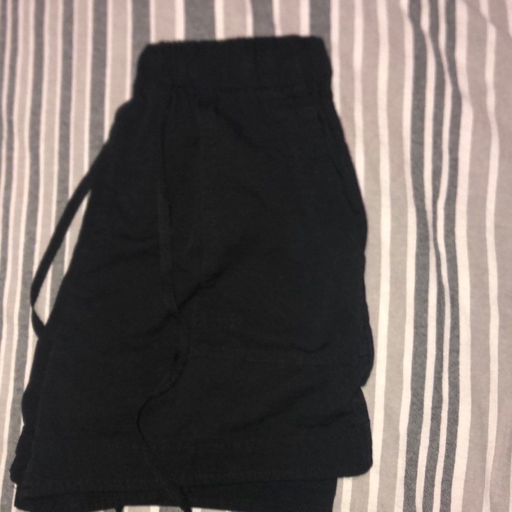 Black stretchy waist shorts!
